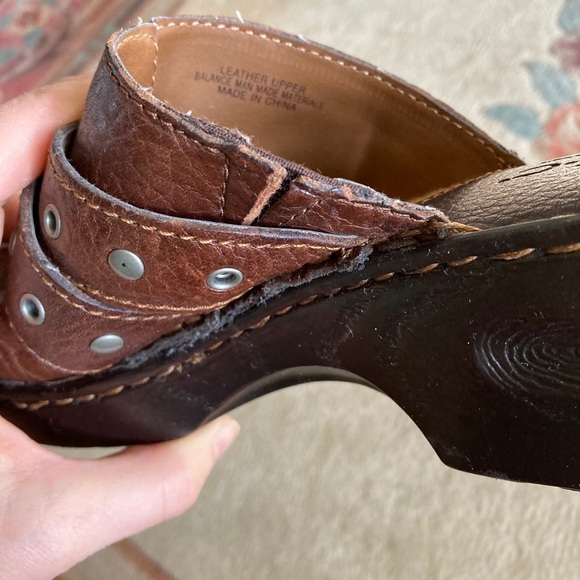 BOC Brown Leather Clogs - Picture 8 of 9